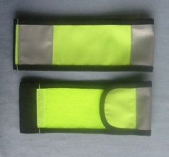 Elasticated Wrap Armband with 2 vertical light reflective Strips